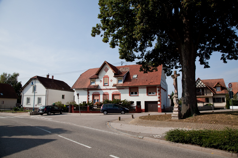 Calvaire du tilleul rue de la République à Weyersheim (1753) ©Madeos