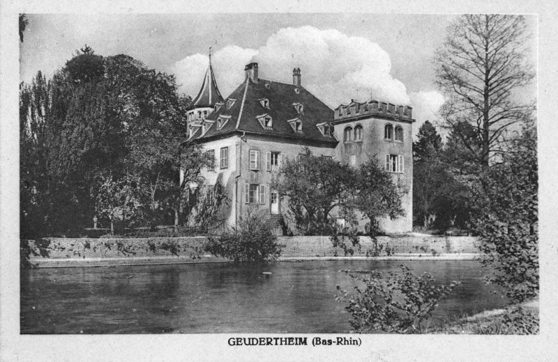 Vue du château de la famille de Schauenbourg depuis les prés ©Geudertheim, le grenier aux images, Carré Blanc Editions, 2005, coll. Mémoires de vies ® 