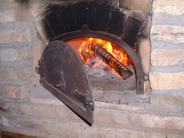 Le four à pain et à Flammenküche ©Commune de Weyersheim