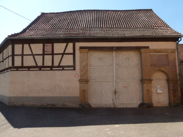 Un exceptionnel portail haut avec porte charretière et piétonne ©Emmanuel Spitz