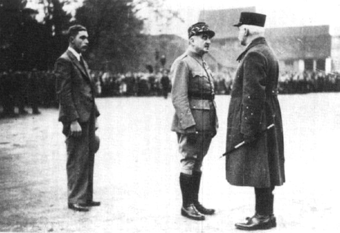 Philippe Ritter, le général François et le général Bourret à Brumath le 8 octobre 1939 ©Geudertheim, le grenier aux images, Carré Blanc Editions, 2005, coll. Mémoires de vies ® 